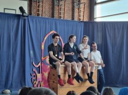 Der Neue Nachbesprechung